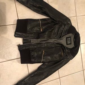 Acabado Nappa leather jacket